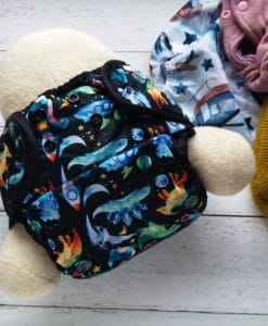 Little Rhino fitted krojena plenička + Mama Koala prekrivne hlačke